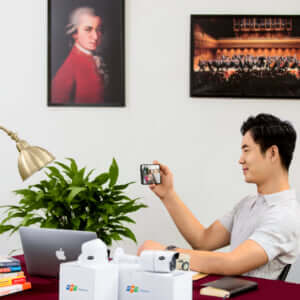 Có nên lắp đặt camera trong nhà không?